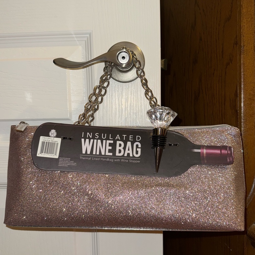 Insulated glitter wine bottle carry bag chain handles jewel stopper brand new